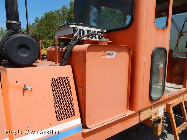 image for item DG7973 Swanston Stripe Eater CT2000 pavement marker remover