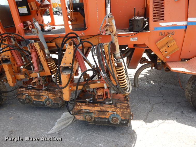 image for item DG7973 Swanston Stripe Eater CT2000 pavement marker remover