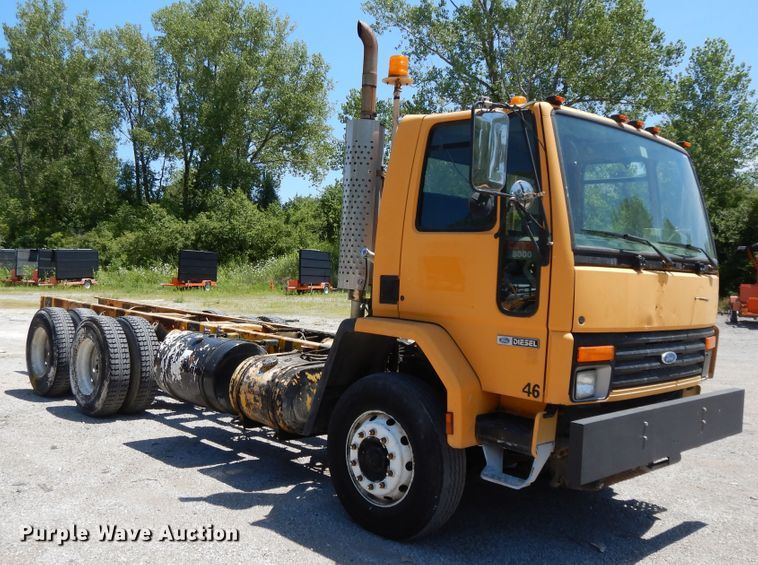 image for item DG7976 1992 Ford Cargo 8000  truck cab and chassis