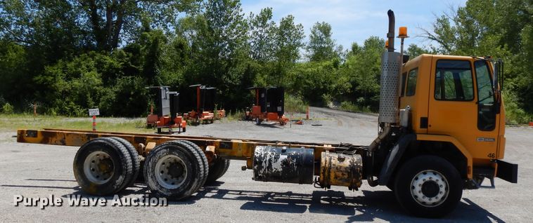 image for item DG7976 1992 Ford Cargo 8000  truck cab and chassis