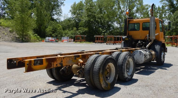 image for item DG7976 1992 Ford Cargo 8000  truck cab and chassis