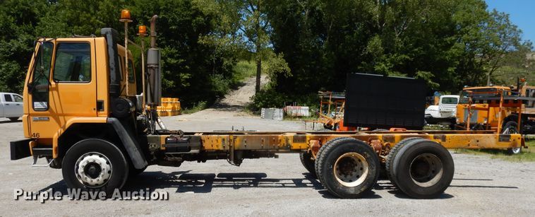 image for item DG7976 1992 Ford Cargo 8000  truck cab and chassis