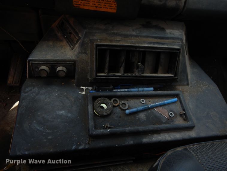 image for item DG7976 1992 Ford Cargo 8000  truck cab and chassis