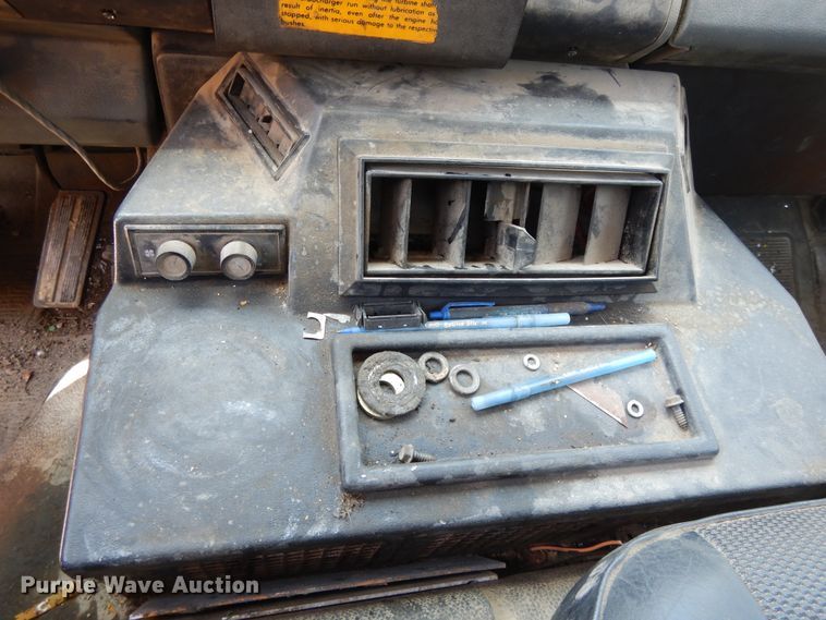 image for item DG7976 1992 Ford Cargo 8000  truck cab and chassis