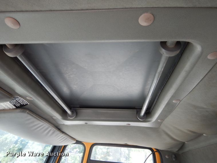 image for item DG7976 1992 Ford Cargo 8000  truck cab and chassis