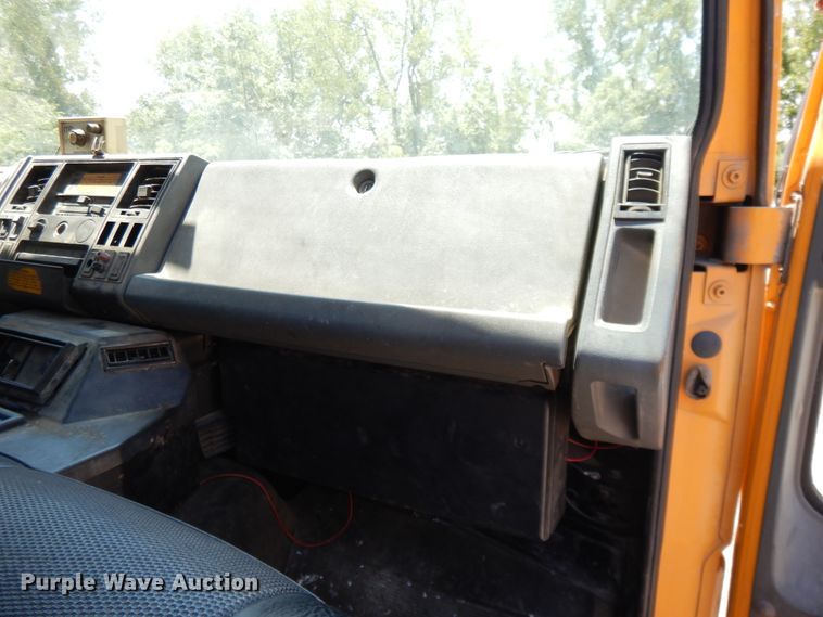 image for item DG7976 1992 Ford Cargo 8000  truck cab and chassis