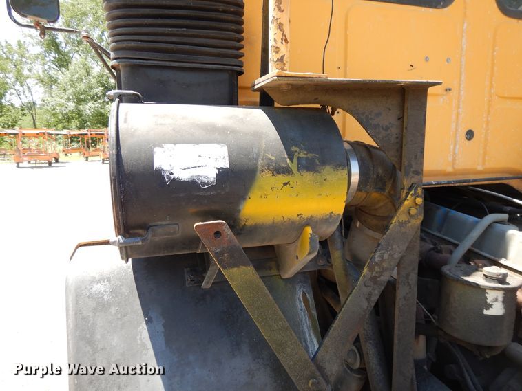 image for item DG7976 1992 Ford Cargo 8000  truck cab and chassis