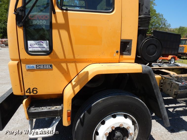 image for item DG7976 1992 Ford Cargo 8000  truck cab and chassis