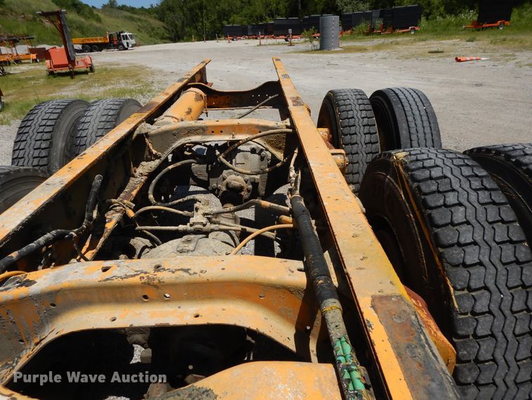 image for item DG7976 1992 Ford Cargo 8000  truck cab and chassis