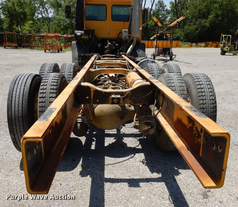 image for item DG7976 1992 Ford Cargo 8000  truck cab and chassis