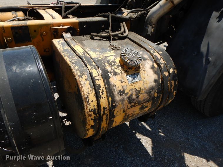 image for item DG7976 1992 Ford Cargo 8000  truck cab and chassis