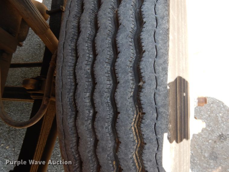 image for item DG7976 1992 Ford Cargo 8000  truck cab and chassis