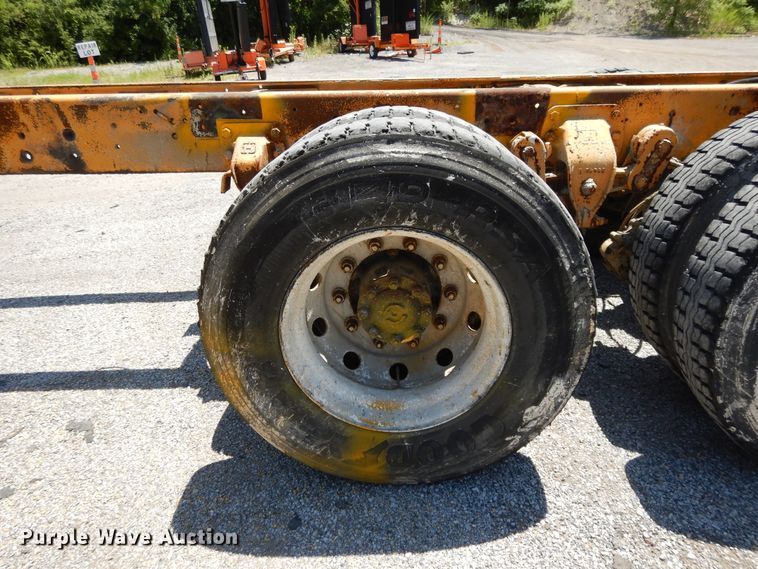 image for item DG7976 1992 Ford Cargo 8000  truck cab and chassis