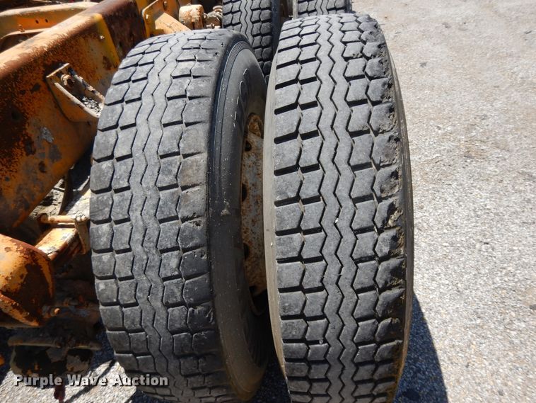 image for item DG7976 1992 Ford Cargo 8000  truck cab and chassis