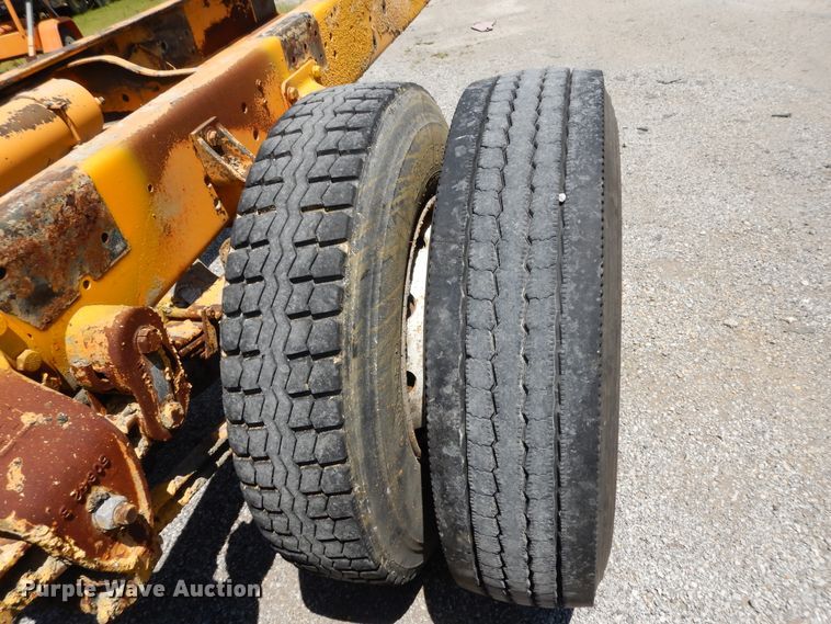 image for item DG7976 1992 Ford Cargo 8000  truck cab and chassis