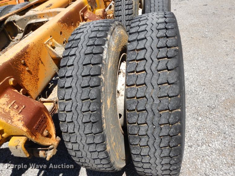 image for item DG7976 1992 Ford Cargo 8000  truck cab and chassis