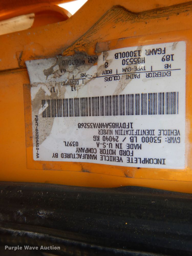 image for item DG7976 1992 Ford Cargo 8000  truck cab and chassis