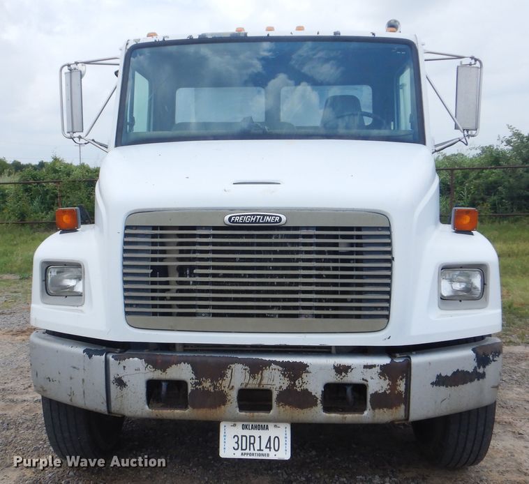 image for item DG8704 2001 Freightliner FL80  dump truck