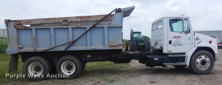 image for item DG8704 2001 Freightliner FL80  dump truck