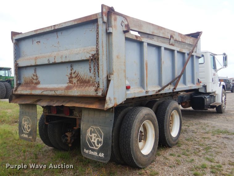 image for item DG8704 2001 Freightliner FL80  dump truck