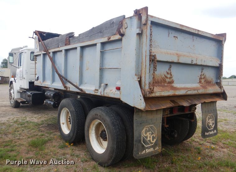 image for item DG8704 2001 Freightliner FL80  dump truck