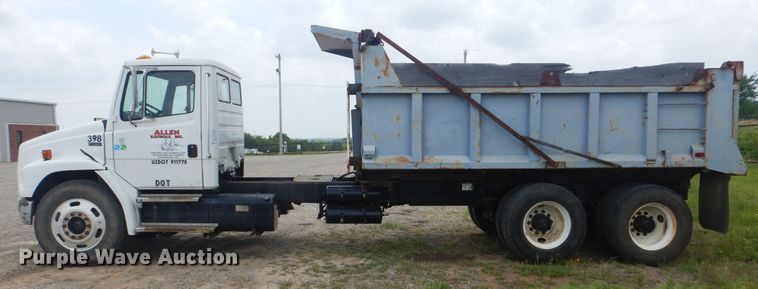 image for item DG8704 2001 Freightliner FL80  dump truck