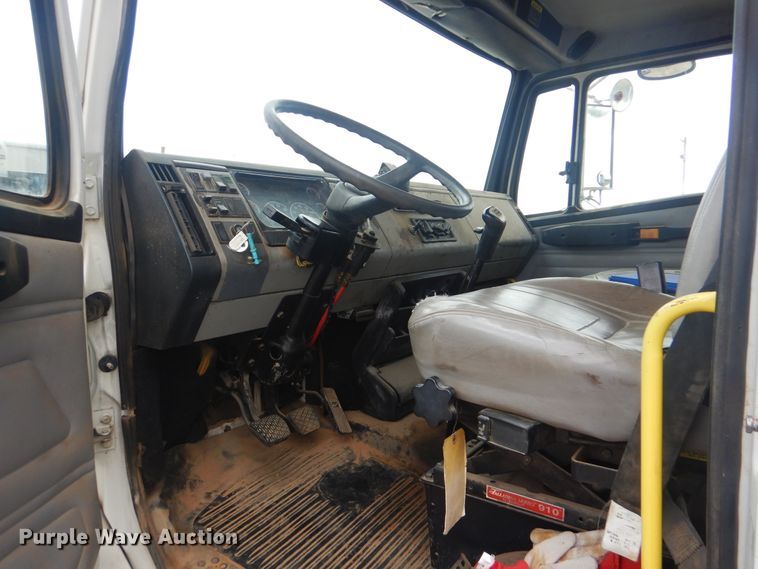 image for item DG8704 2001 Freightliner FL80  dump truck