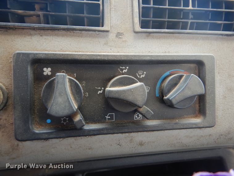 image for item DG8704 2001 Freightliner FL80  dump truck