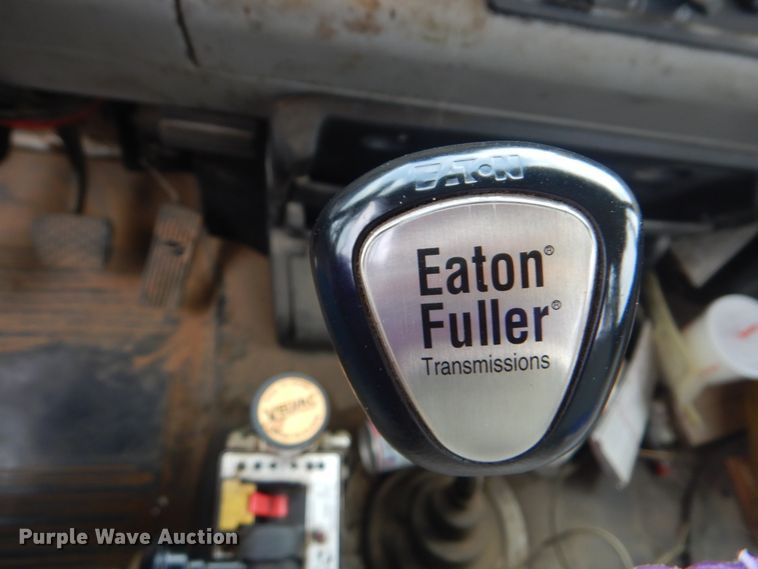 image for item DG8704 2001 Freightliner FL80  dump truck