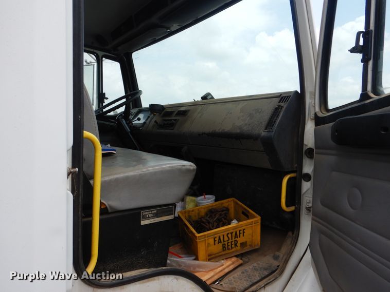 image for item DG8704 2001 Freightliner FL80  dump truck