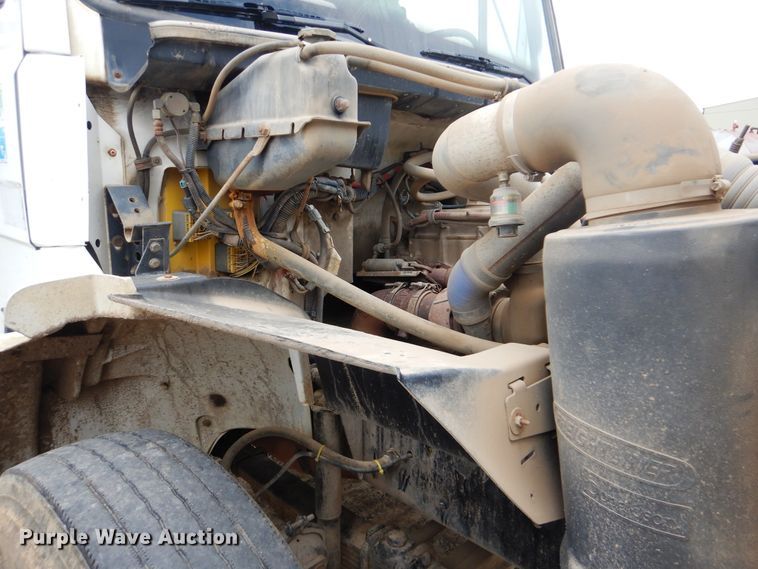 image for item DG8704 2001 Freightliner FL80  dump truck