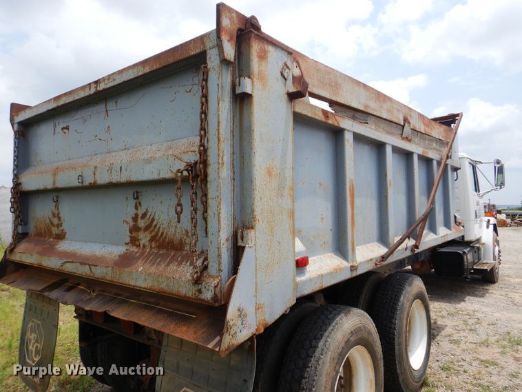 image for item DG8704 2001 Freightliner FL80  dump truck