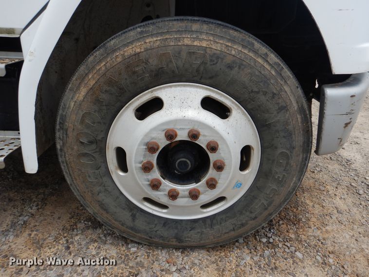 image for item DG8704 2001 Freightliner FL80  dump truck