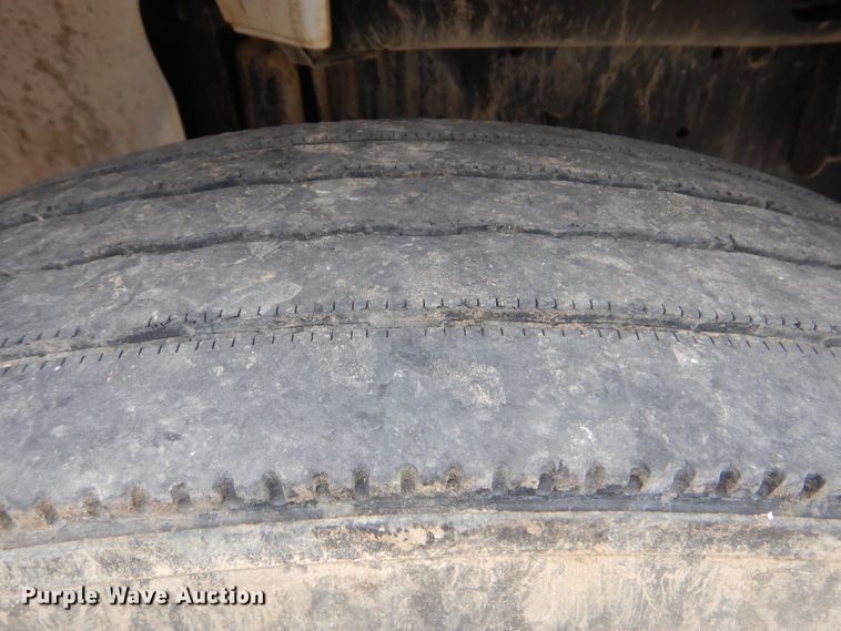 image for item DG8704 2001 Freightliner FL80  dump truck