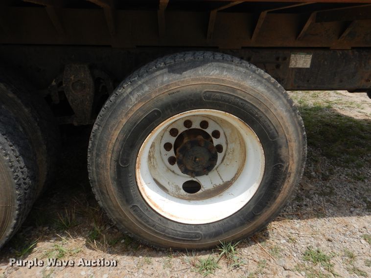 image for item DG8704 2001 Freightliner FL80  dump truck