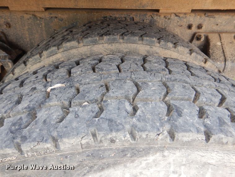 image for item DG8704 2001 Freightliner FL80  dump truck