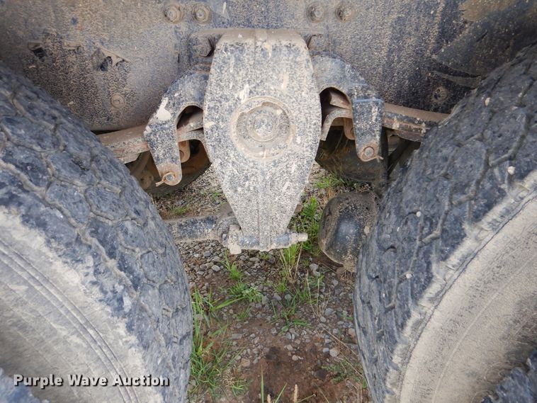 image for item DG8704 2001 Freightliner FL80  dump truck