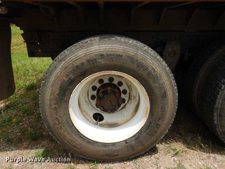 image for item DG8704 2001 Freightliner FL80  dump truck