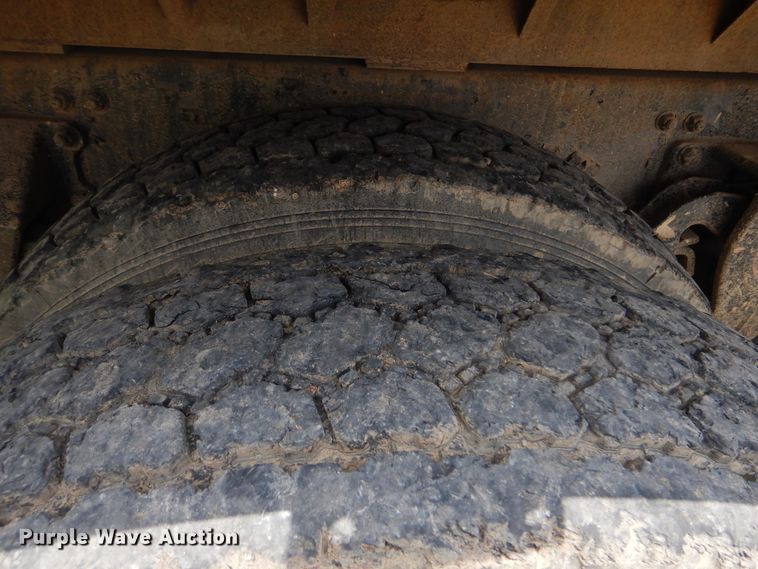 image for item DG8704 2001 Freightliner FL80  dump truck