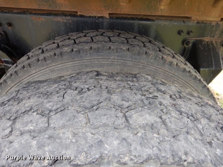 image for item DG8704 2001 Freightliner FL80  dump truck