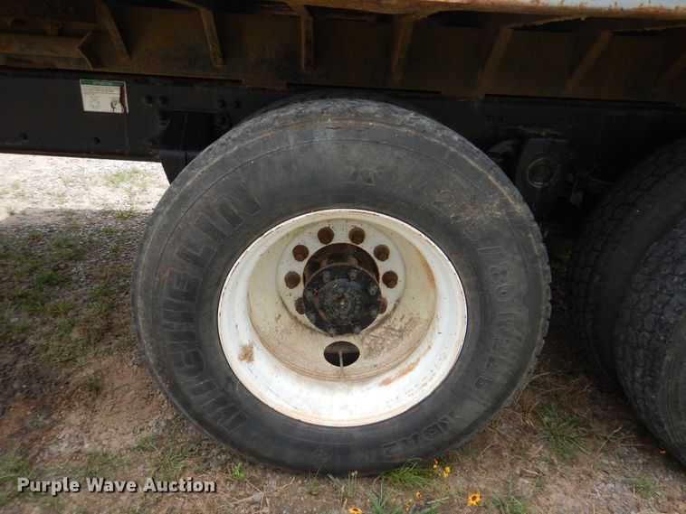 image for item DG8704 2001 Freightliner FL80  dump truck