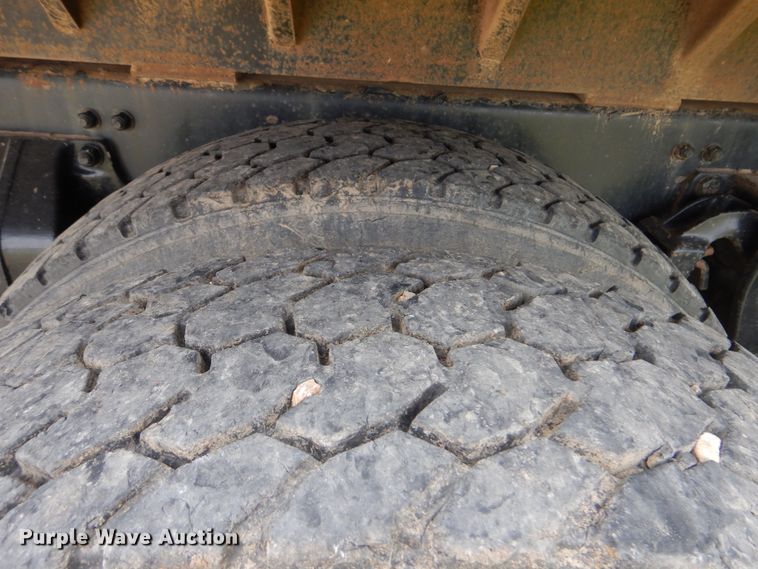 image for item DG8704 2001 Freightliner FL80  dump truck