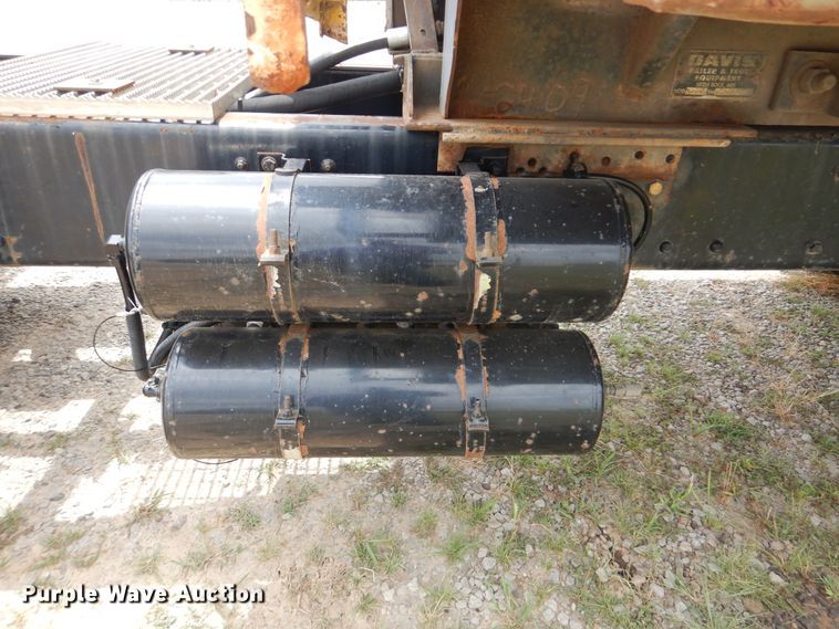 image for item DG8704 2001 Freightliner FL80  dump truck
