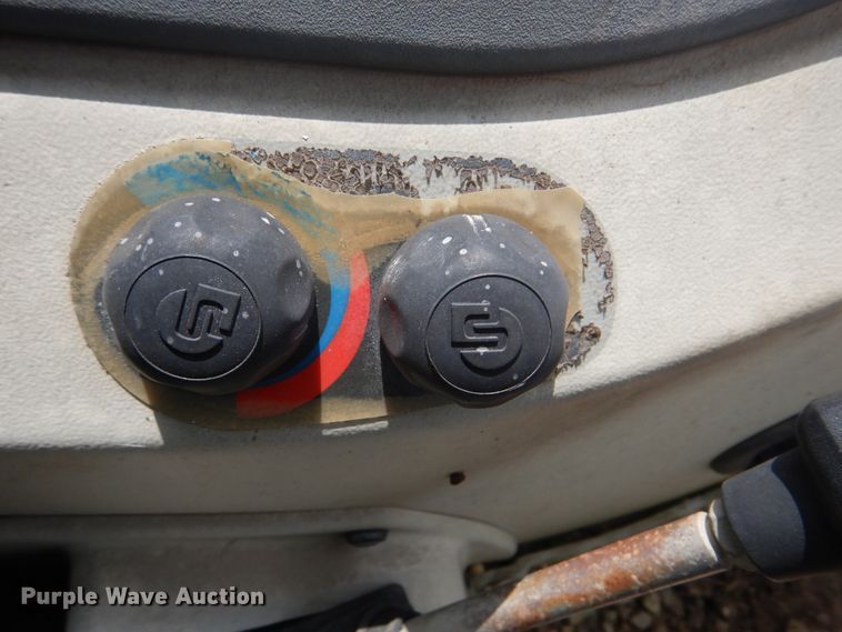 image for item DG8710 2000 Komatsu WB140  backhoe