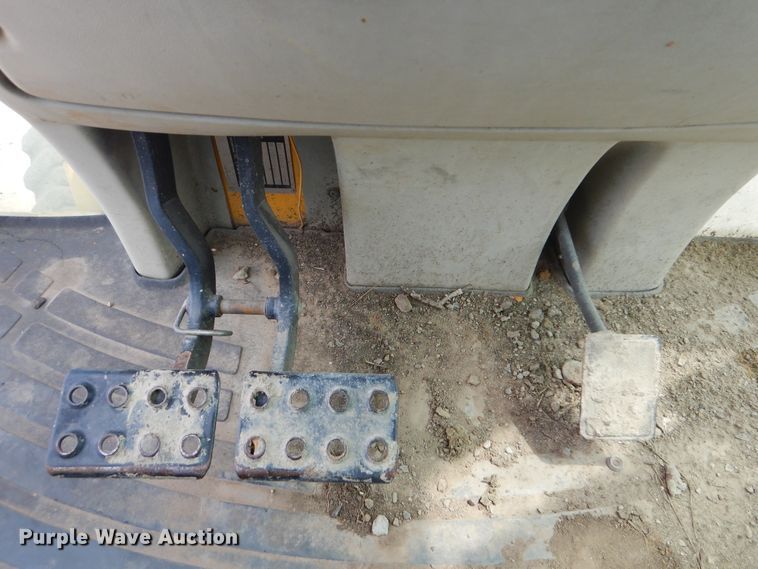 image for item DG8710 2000 Komatsu WB140  backhoe