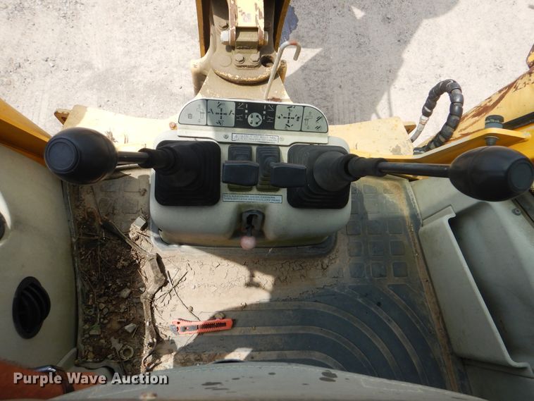 image for item DG8710 2000 Komatsu WB140  backhoe