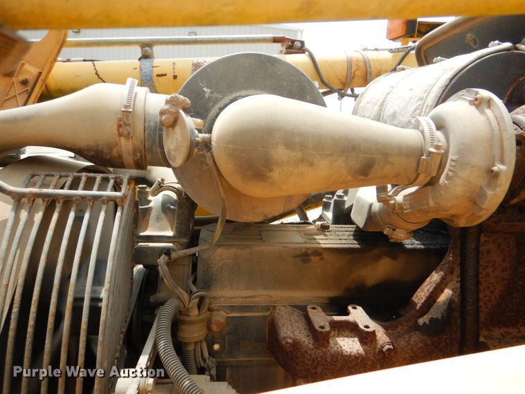 image for item DG8710 2000 Komatsu WB140  backhoe