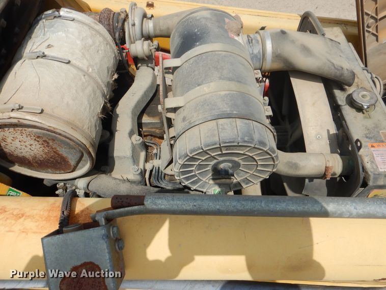 image for item DG8710 2000 Komatsu WB140  backhoe