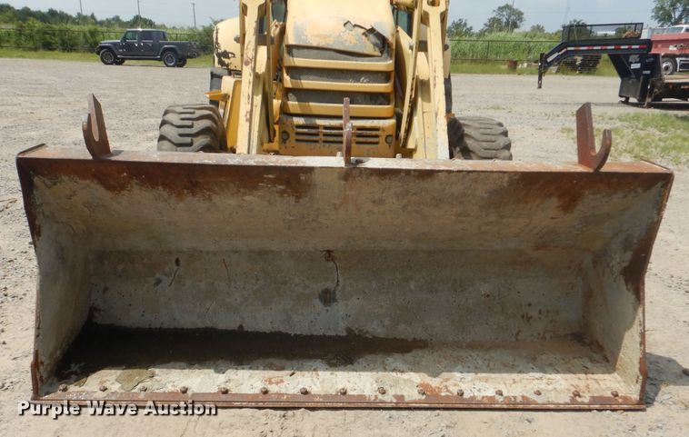 image for item DG8710 2000 Komatsu WB140  backhoe