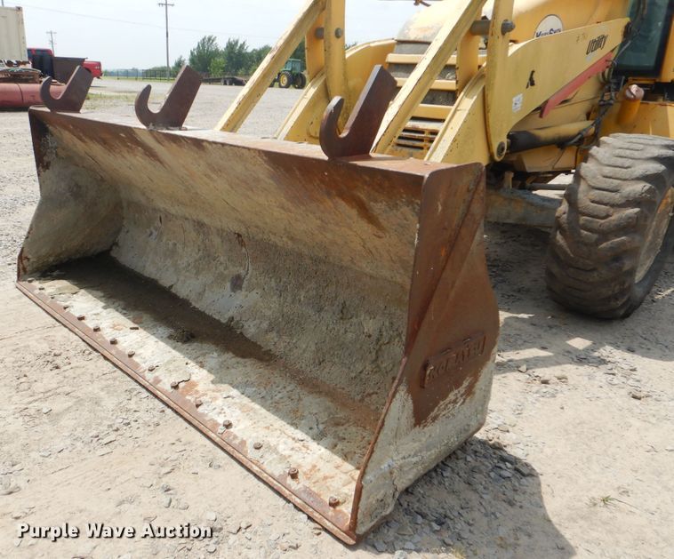 image for item DG8710 2000 Komatsu WB140  backhoe